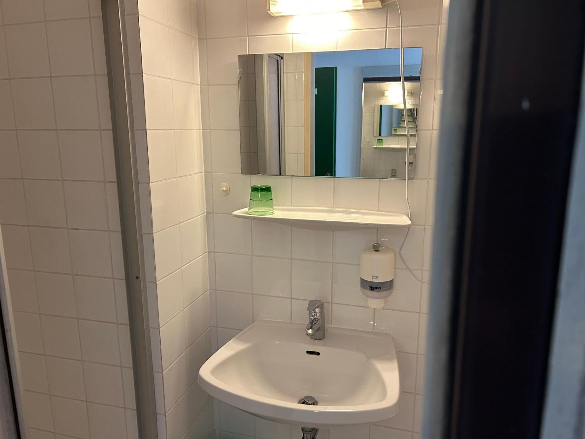 "Am Limes" Hotel Enns Exteriör bild