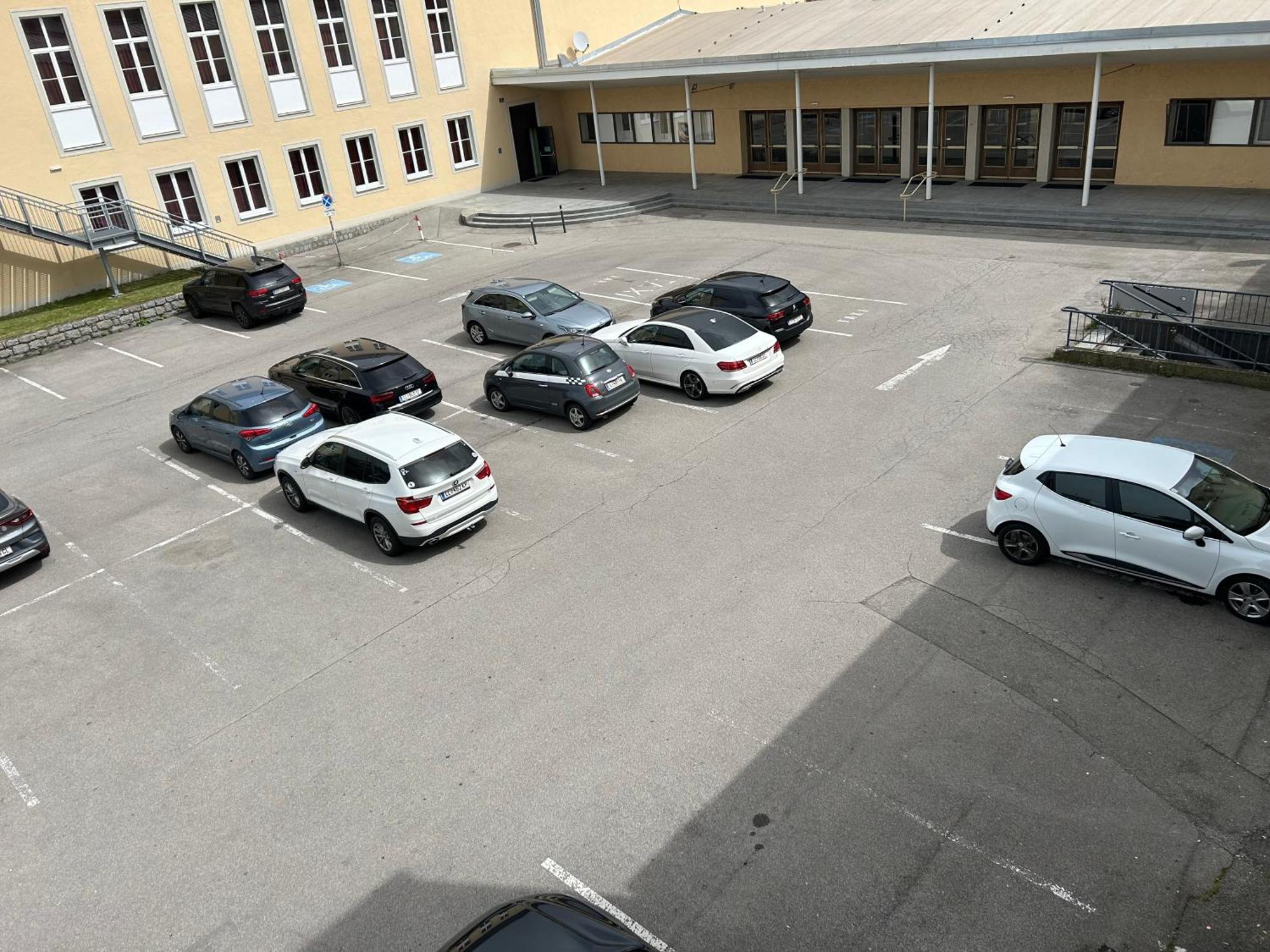"Am Limes" Hotel Enns Exteriör bild