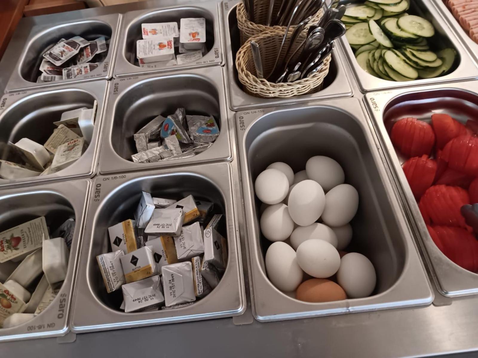 "Am Limes" Hotel Enns Exteriör bild